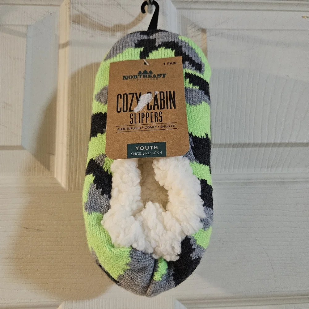 Northeast Outfitters Youth Cozy Cabin CAMO Print Slipper Socks: NWT: SIZE 10K-4